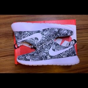 Nike RosheRun🔥🔥